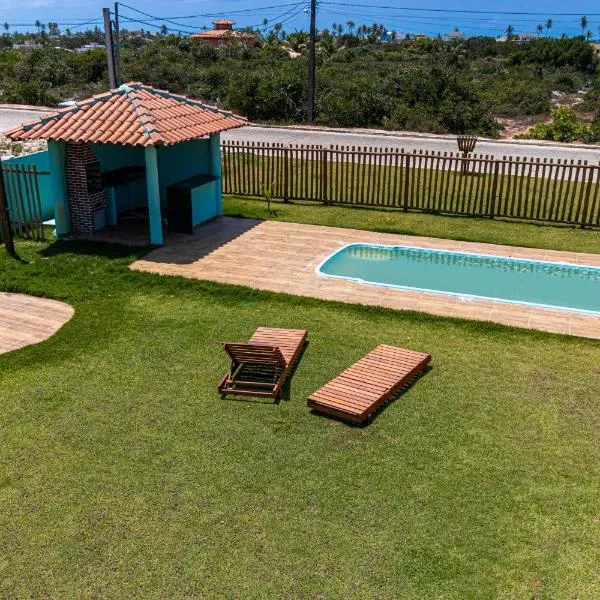 Casa em Village dentro de Condomínio