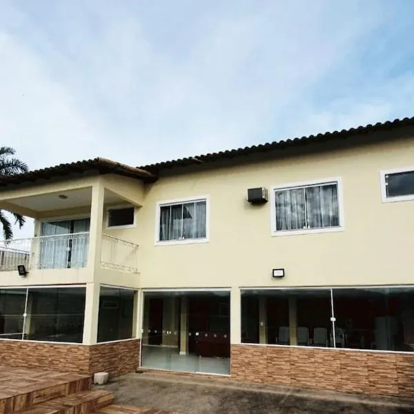 CASA BELA - a 350m do Centro de Miguel Pereira com piscina e churrasqueira 12 pessoas