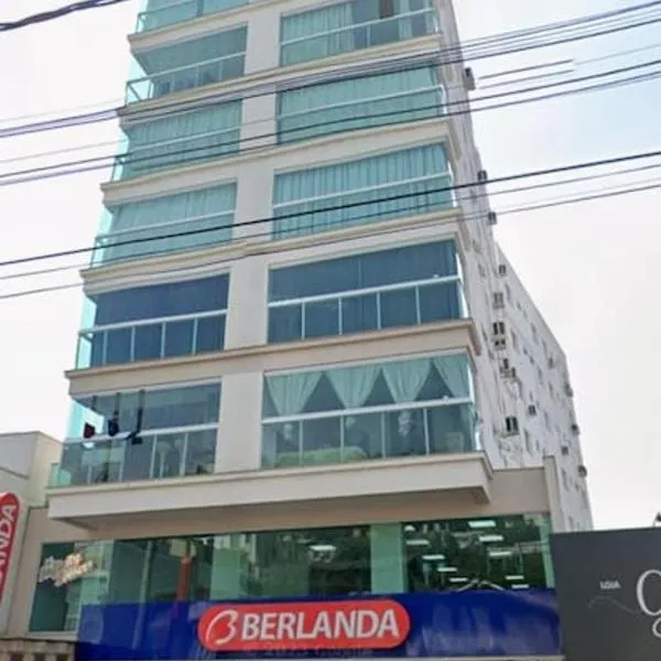 Ap novo e climatizado no centro com ótima localização na avenida principal