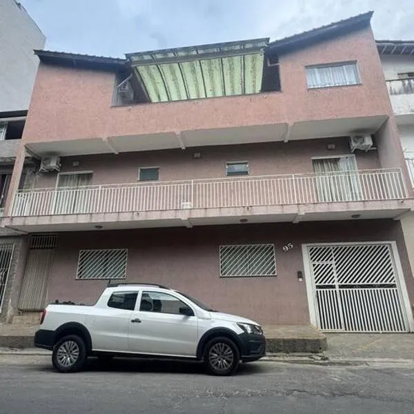 Linda casa a 200m da Basílica Nova